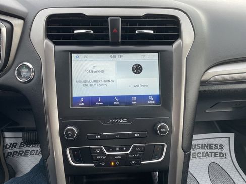 Used 2020 Ford Fusion SE image 8