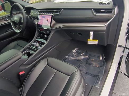 New 2025 Jeep Grand Cherokee L Limited w/ Luxury Tech Group II AWD/4WD image 40