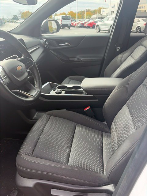 Used 2026 Chevrolet Equinox LT FWD image 14