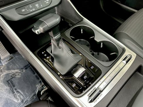 Certified 2025 Kia Carnival SX Prestige image 22