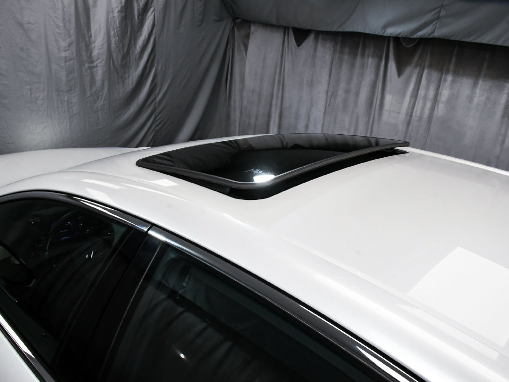 Used 2022 Lexus LS 500h AWD w/ Luxury Package image 86