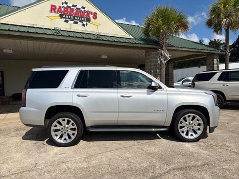 Used 2017 GMC Yukon SLT RWD image 2
