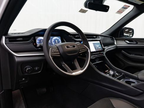 New 2026 Jeep Grand Cherokee Altitude image 27
