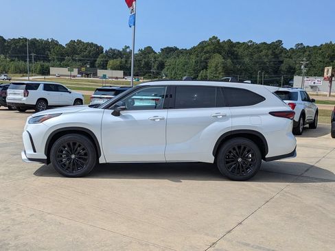 Used 2026 Toyota Highlander XSE AWD/4WD image 5
