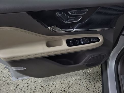 Certified 2020 Lincoln Corsair FWD w/ Premium Package image 19