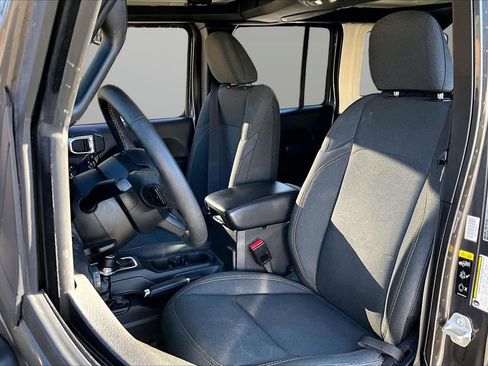 Certified 2024 Jeep Wrangler Willys image 20