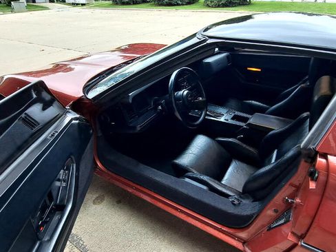 Used 1988 Chevrolet Corvette Coupe image 19