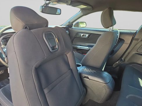 Used 2019 Ford Mustang Coupe RWD image 26