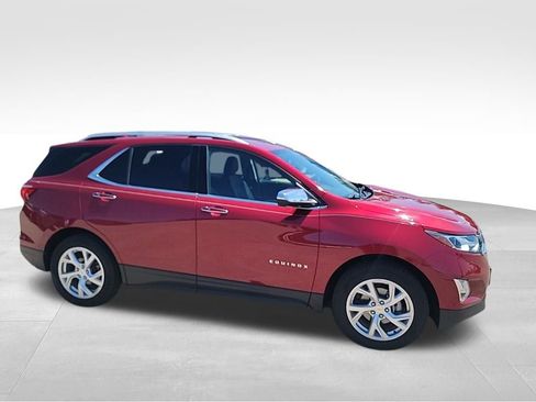 Used 2018 Chevrolet Equinox Premier FWD image 18