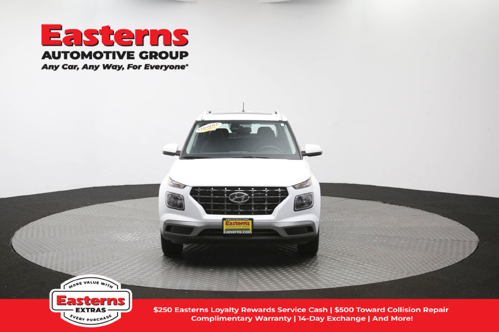Used 2025 Hyundai Venue SEL FWD image 56