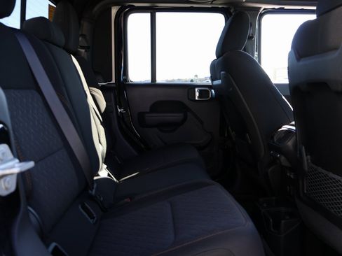 Used 2024 Jeep Gladiator Mojave w/ Technology Group image 12