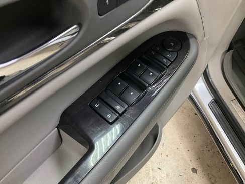 Used 2017 Buick Enclave Premium w/ Experience Buick Package image 19