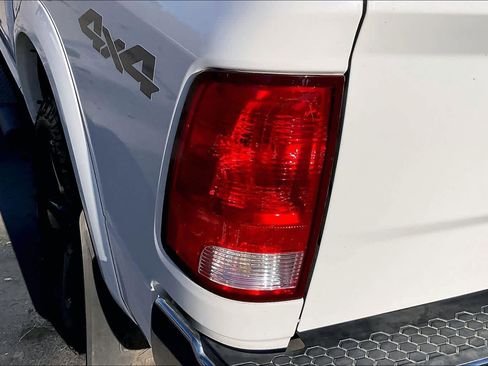 Used 2018 RAM 1500 SLT image 27