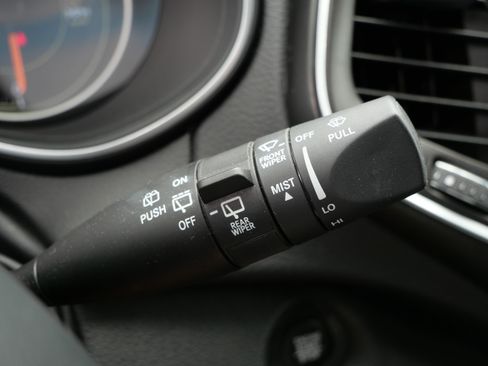 Used 2020 Jeep Cherokee Trailhawk w/ Cold Weather Group AWD/4WD image 33