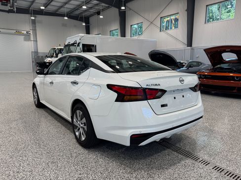 Used 2025 Nissan Altima 2.5 S FWD image 5