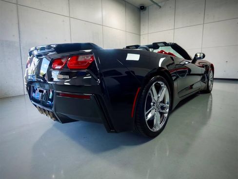 Used 2016 Chevrolet Corvette Stingray Convertible w/ 2LT Preferred Equipment Group RWD image 5