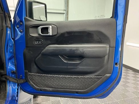 Used 2020 Jeep Gladiator Overland image 13