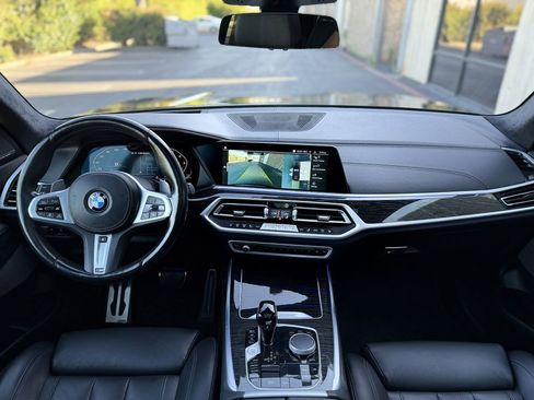 Used 2022 BMW X7 M50i AWD/4WD image 32