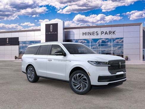 New 2026 Lincoln Navigator Reserve AWD/4WD image 7