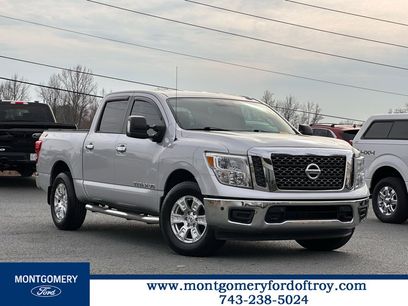 Used 2018 Nissan Titan SV w/ SV Convenience Package