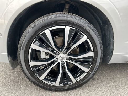 Certified 2025 Volvo XC60 B5 Plus AWD/4WD image 9