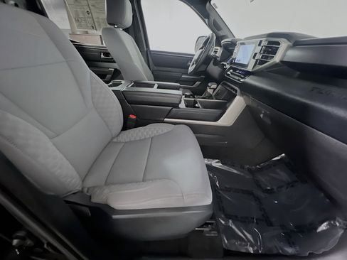 Used 2025 Toyota Tundra SR5 w/ SR5 Convenience Package RWD image 31