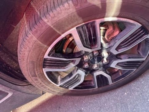 Used 2021 GMC Acadia SLE w/ Elevation Edition FWD image 3