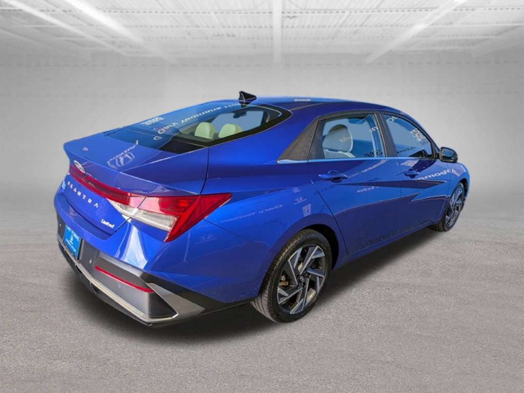 Used 2024 Hyundai Elantra Limited FWD image 5