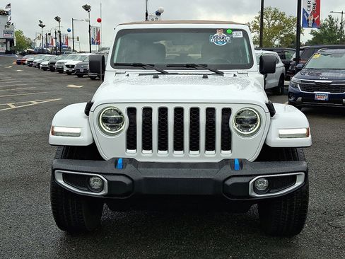 Used 2022 Jeep Wrangler Unlimited Sahara w/ Cold Weather Group image 2