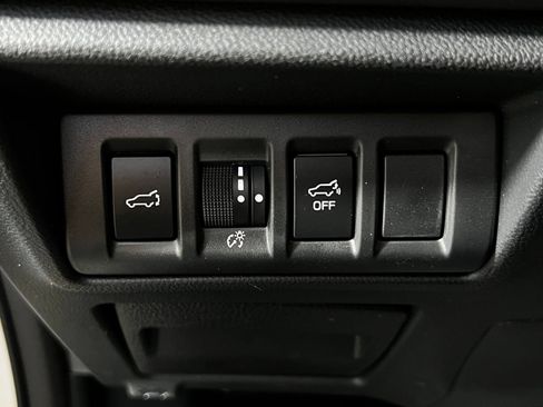 Used 2025 Subaru Outback Limited AWD/4WD image 24