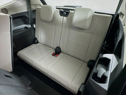 Used 2020 Volkswagen Tiguan SE w/ Panoramic Sunroof Package FWD image 33