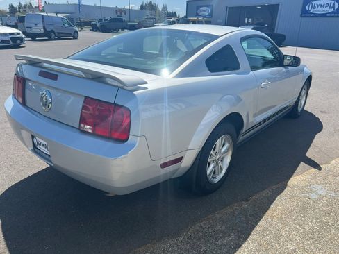 Used 2006 Ford Mustang Coupe RWD image 7