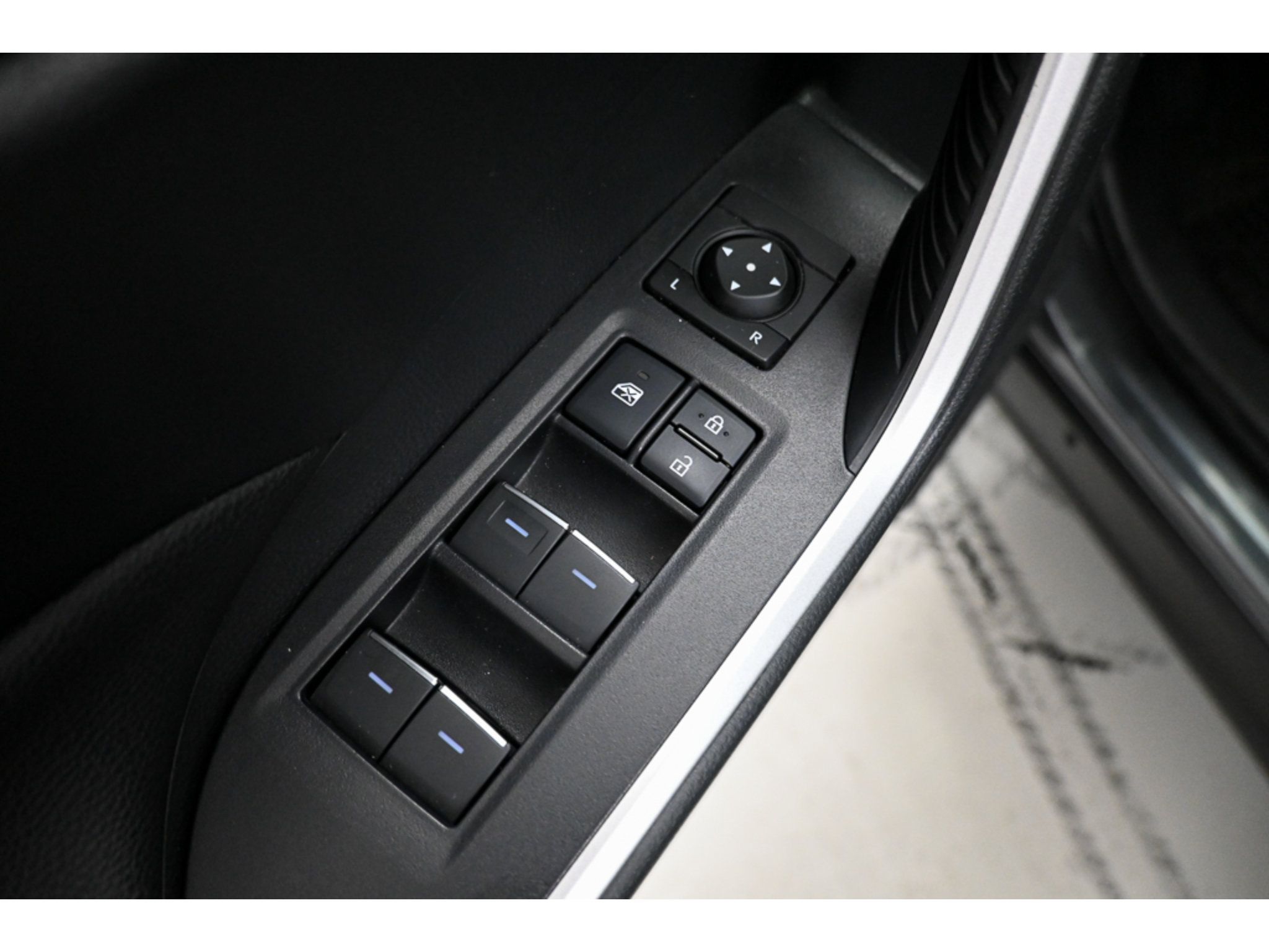 Used 2023 Toyota RAV4 XLE w/ Convenience Package AWD/4WD image 30