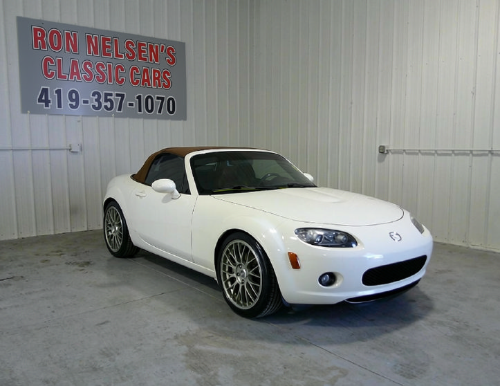 Used 2007 MAZDA MX-5 Miata Grand Touring w/ Premium Pkg RWD image 1
