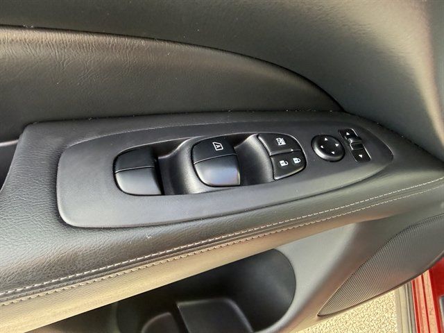 Used 2018 Nissan Pathfinder S AWD/4WD image 10