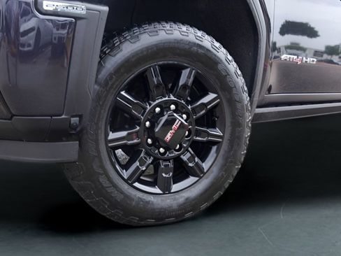 Used 2024 GMC Sierra 2500 AT4 w/ AT4 Premium Plus Package AWD/4WD image 4