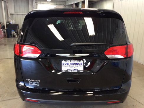New 2025 Chrysler Voyager LX FWD image 4