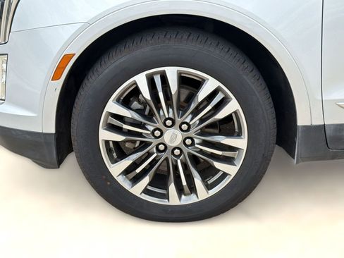 Used 2017 Cadillac XT5 Premium Luxury image 12