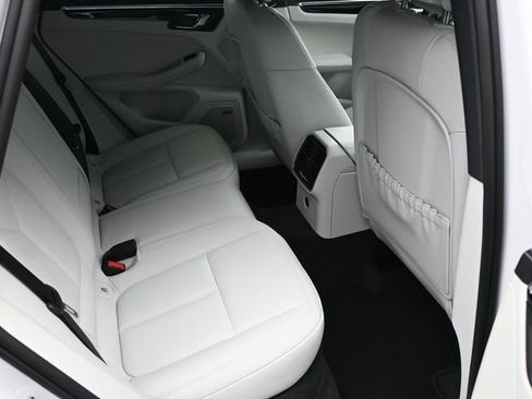 New 2026 Porsche Macan image 10