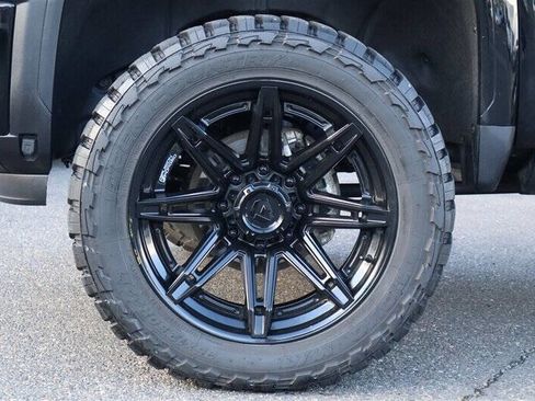 Used 2025 GMC Sierra 3500 Denali Ultimate AWD/4WD image 10