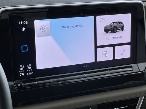 Used 2025 Volkswagen Atlas SE image 16