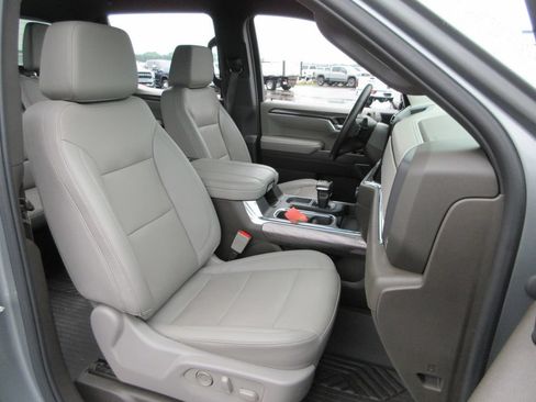 Used 2023 Chevrolet Silverado 1500 LTZ AWD/4WD image 24