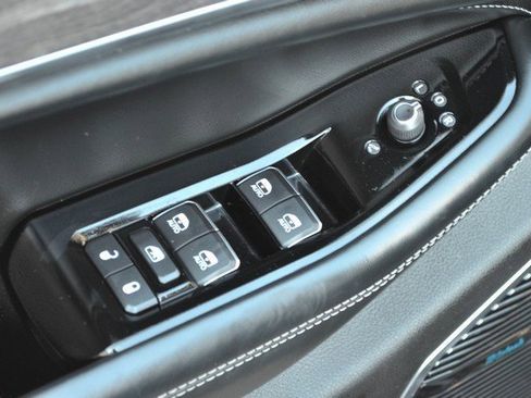 Used 2023 Jeep Grand Cherokee L Overland image 16