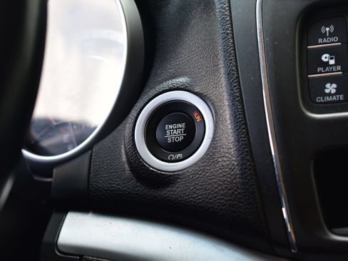 Used 2020 Dodge Journey SE w/ SE Popular Equipment Group FWD image 39