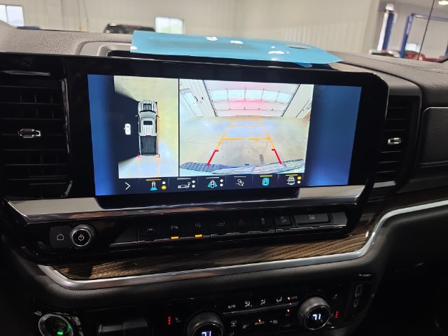 Used 2022 Chevrolet Silverado 1500 LT Trail Boss w/ Convenience Package II AWD/4WD image 14