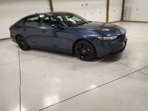 Used 2025 Honda Accord SE image 2