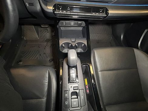 Used 2024 Toyota Prius XLE image 11