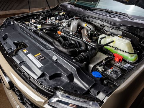 Used 2026 Ford F450 King Ranch w/ Chrome Package image 39