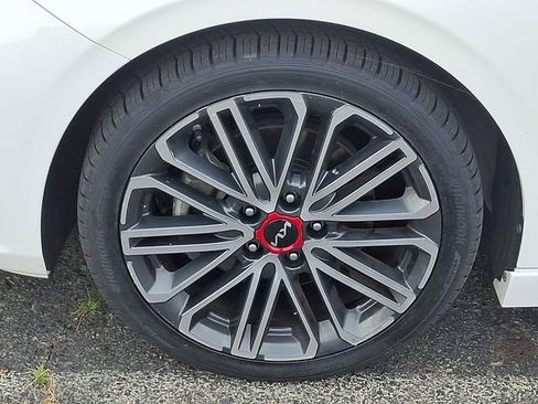 Certified 2023 Kia Forte GT FWD image 10