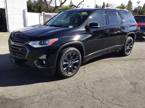 Used 2020 Chevrolet Traverse RS image 2